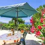아파트 Lichtdurchflutetes Nur 500 Meter Zum Mit Traumhafter Terrasse 포빌레