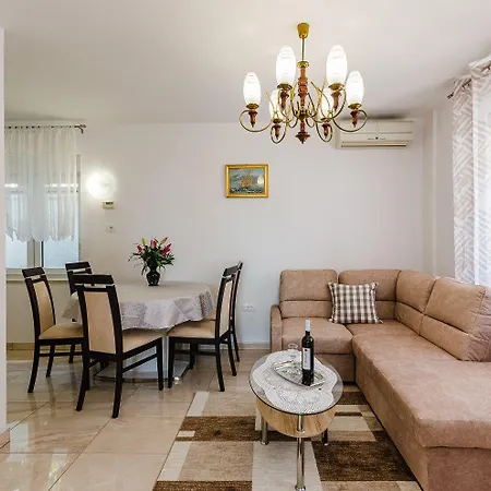 Lichtdurchflutetes Nur 500 Meter Zum Mit Traumhafter Terrasse Apartment *