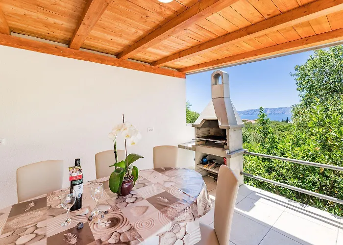 Lichtdurchflutetes Nur 500 Meter Zum Mit Traumhafter Terrasse * Povile