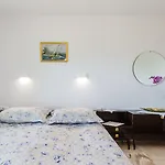 Lichtdurchflutetes Nur 500 Meter Zum Mit Traumhafter Terrasse Apartmán Povile